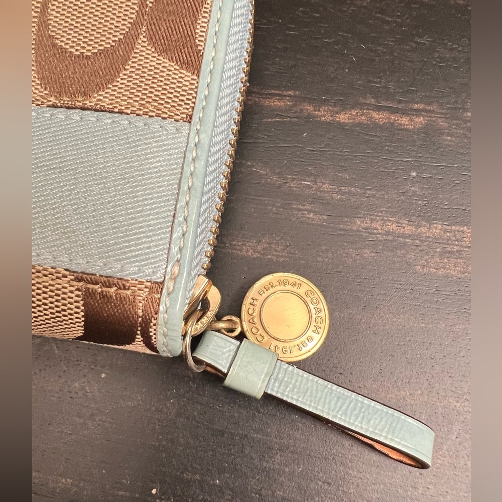 Coach Wallet - Picture 6 of 10